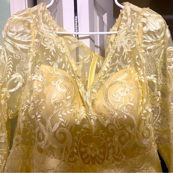 JJ’S House Yellow Puffy sleeved Dress. Prom/ homecoming - Picture 3 of 5